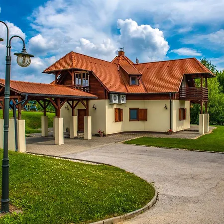Bed & Breakfast Szarvaskut Vendeghazak 3*
