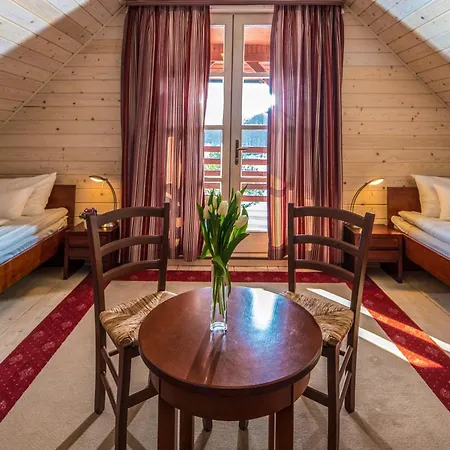 Szarvaskut Vendeghazak Zirc