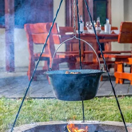 Szarvaskut Vendeghazak Bed and Breakfast Zirc