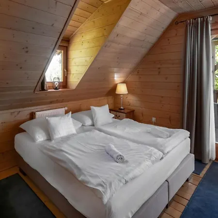 Szarvaskut Vendeghazak Bed and Breakfast 3*